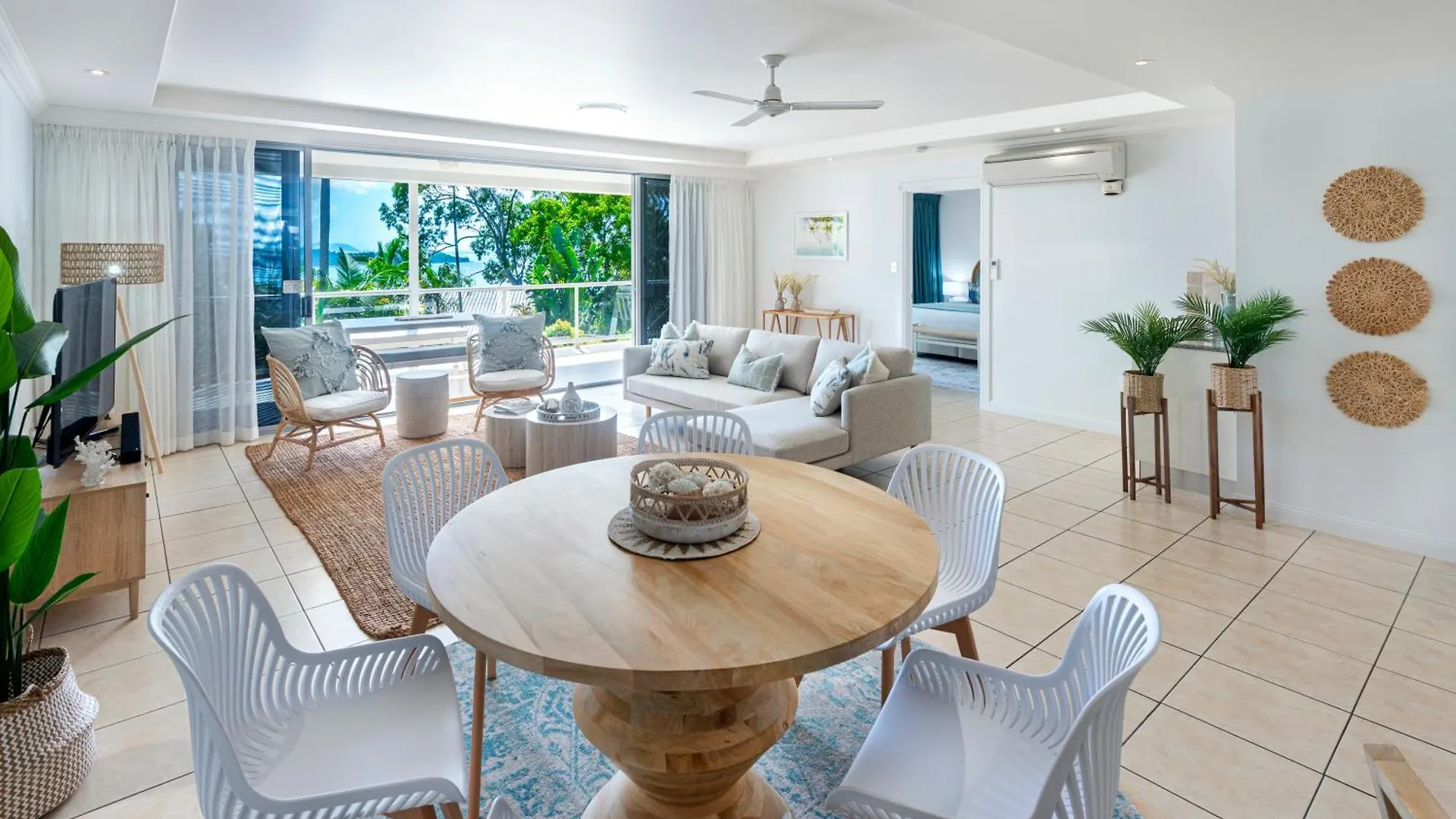 Blue Water Views Apartment Hamilton Island