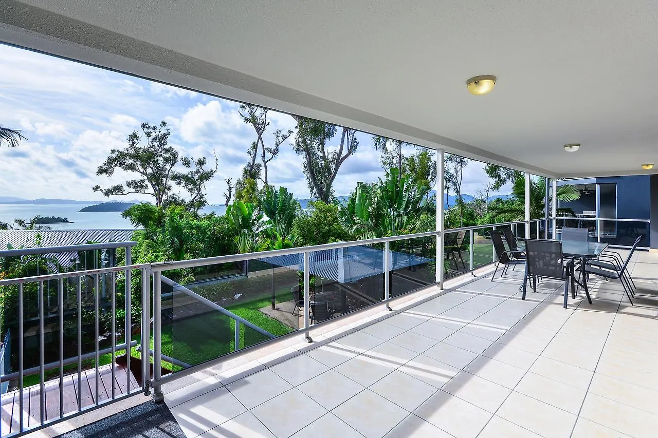 Blue Water Views Apartment Hamilton Island