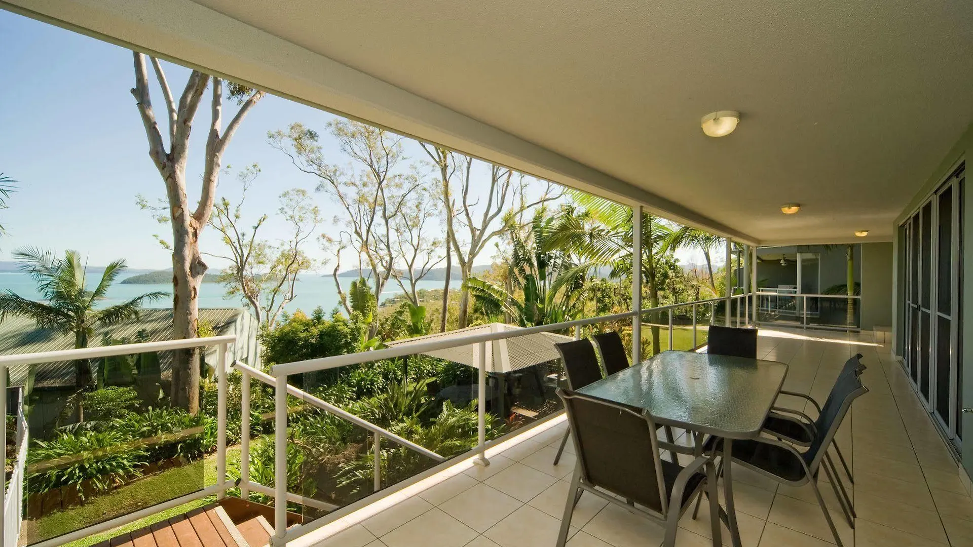 Blue Water Views Apartment Hamilton Island Australia
